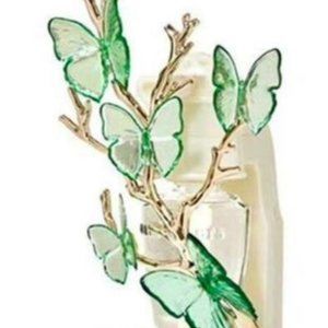 USED Bath & Body Works BUTTERFLIES ON A BRANCH Green Wallflower Plug-In Diffuser